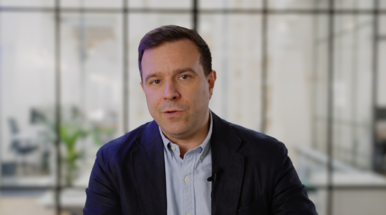 « Ce qui compte c’est agir ou parler ? » – Édouard Fillias [VIDÉO]